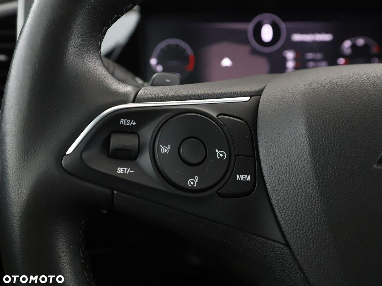 Opel Grandland X 1.2 T GPF Design Line S&S - 32