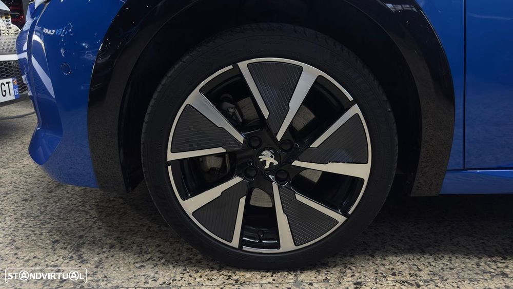 Peugeot e-208 GT - 29