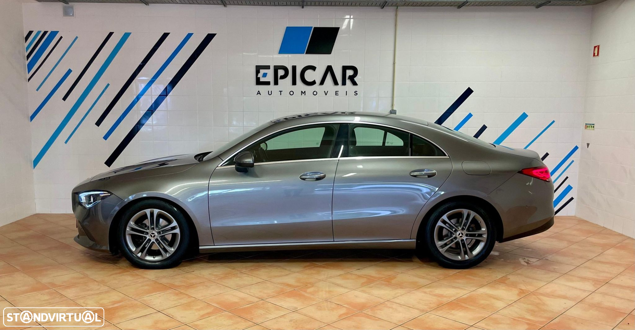 Mercedes-Benz CLA 180 Progressive - 12
