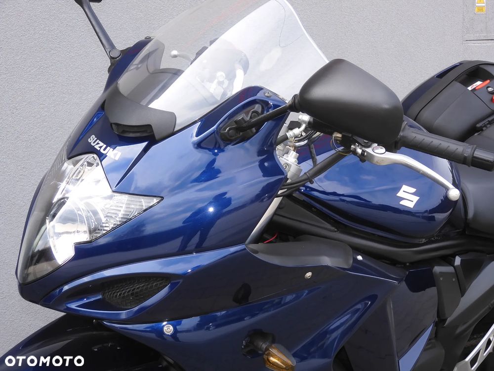 Suzuki GSX - 35