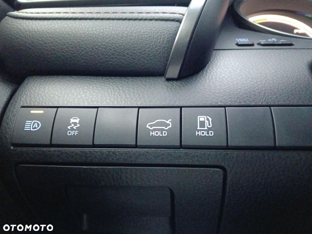 Toyota Camry 2.5 Hybrid Executive CVT - 18