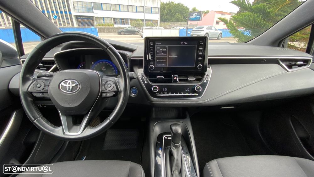 Toyota Corolla 1.8 Hybrid Comfort - 29