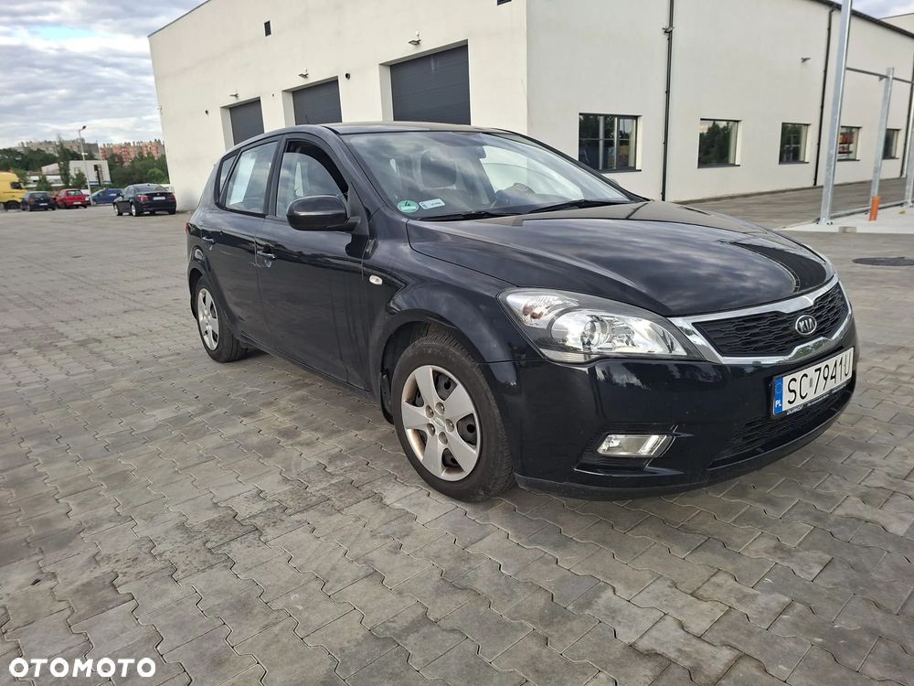 Kia Ceed - 1