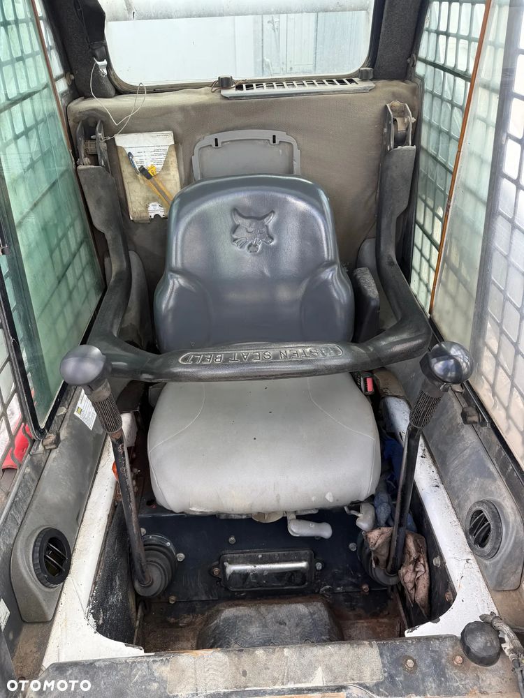 Bobcat S300 / 3801 kg / 2008r / - 15