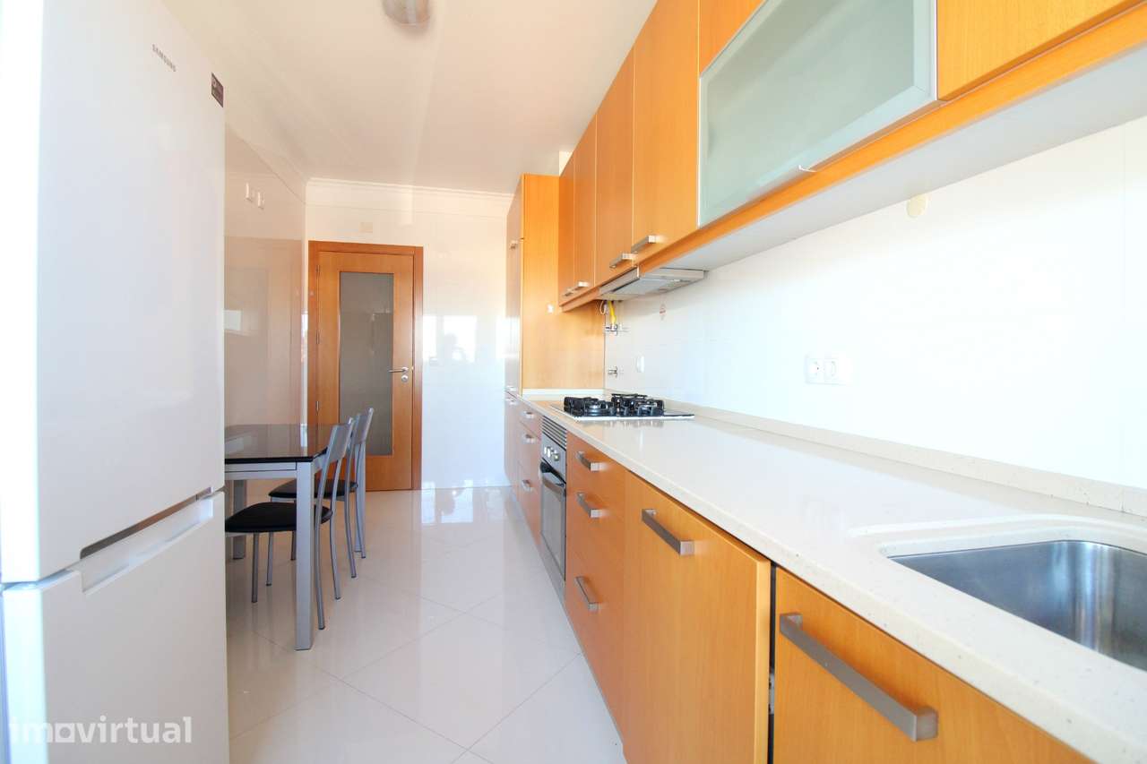Apartamento T1 + garagem em S.Martinho do Bispo - Grande imagem: 2/9