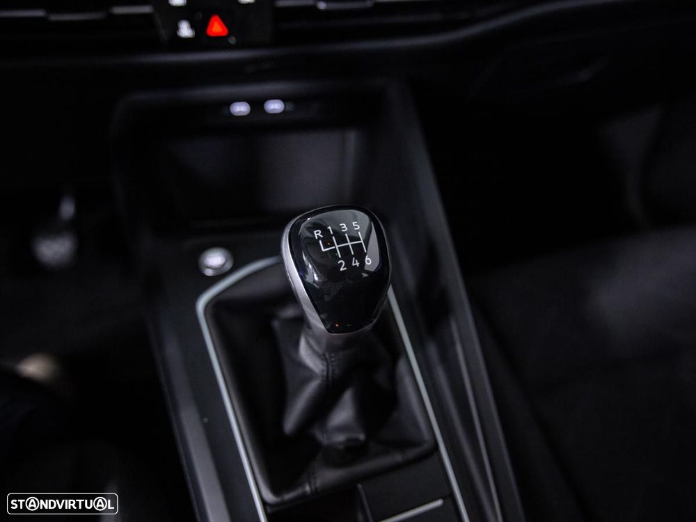 VW Golf 2.0 TDI Conceptline - 19