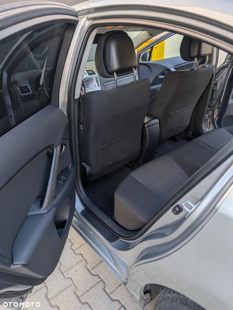 Toyota Avensis 1.8 Sol plus - 10