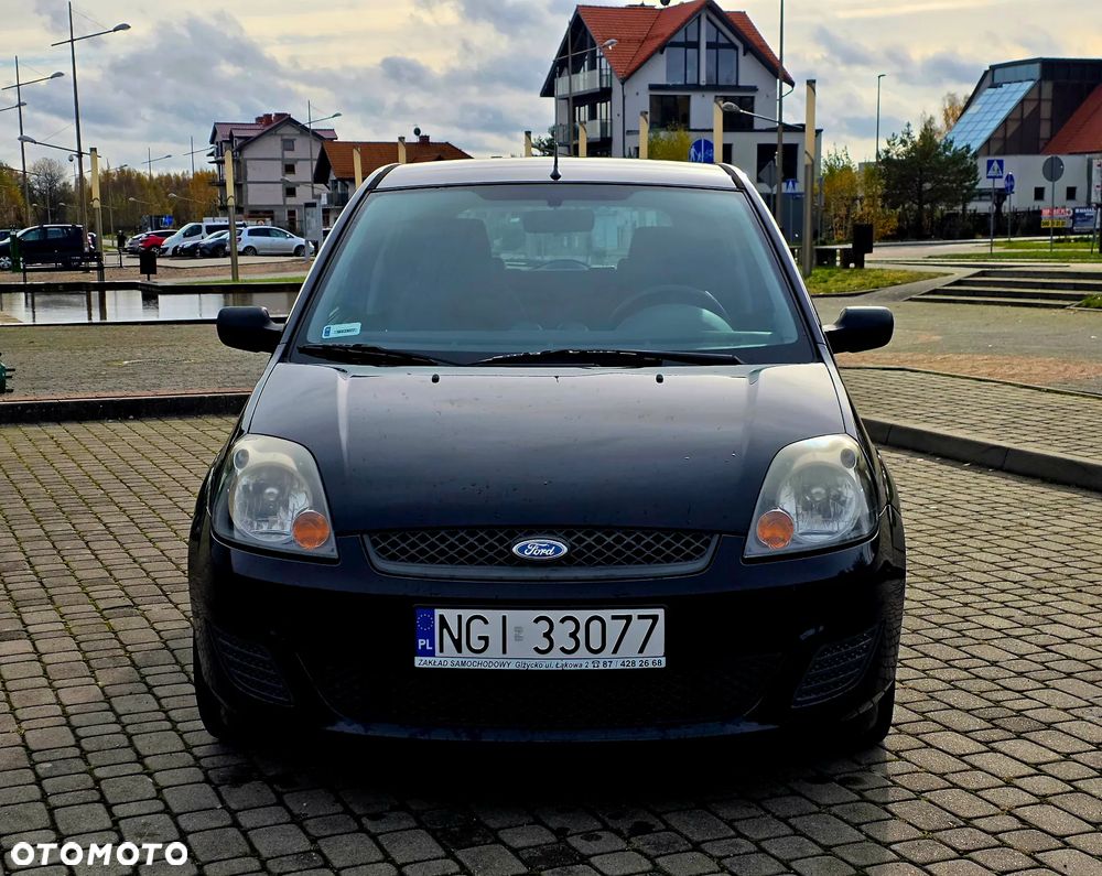 Ford Fiesta 1.3 Ambiente - 2