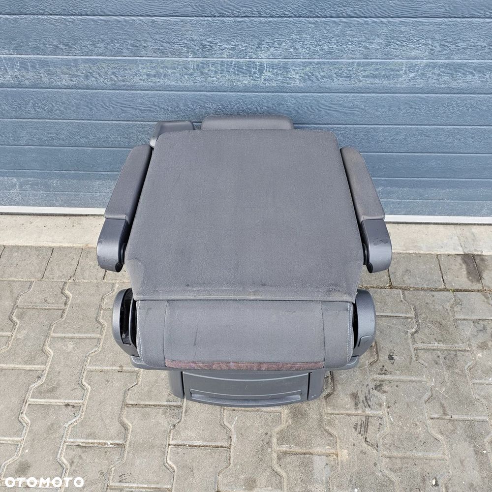 VW T5 T6 MULTIVAN ATLANTIS fotel obrotowy tył II RZĄD - 9