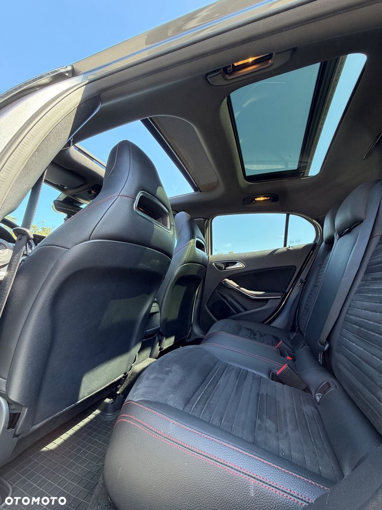 Mercedes-Benz GLA 250 4-Matic - 11