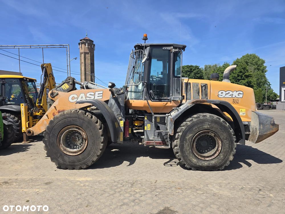 Case 921G - 1