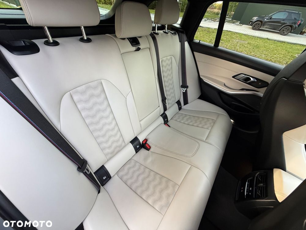 BMW M3 Competition xDrive sport - 18