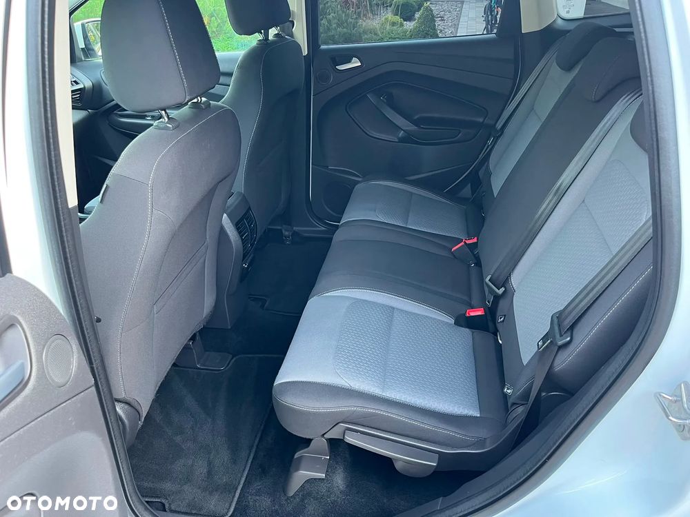 Ford Kuga 1.5 TDCi 2x4 Business Edition - 6