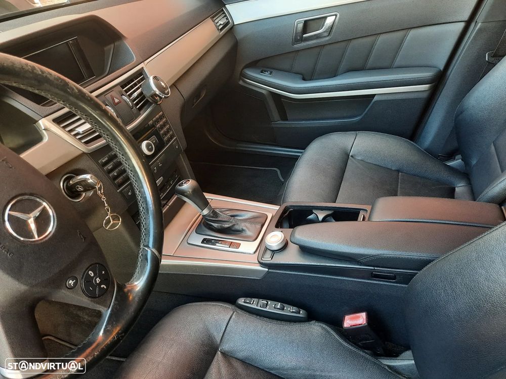 Mercedes-Benz E 220 CDi Avantgarde BlueEfficiency Auto. - 12