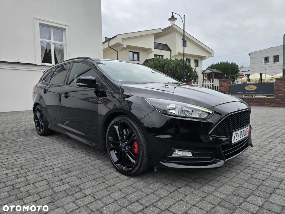 Ford Focus 2.0 EcoBoost ST mit Leder-Exclusiv-Paket - 23
