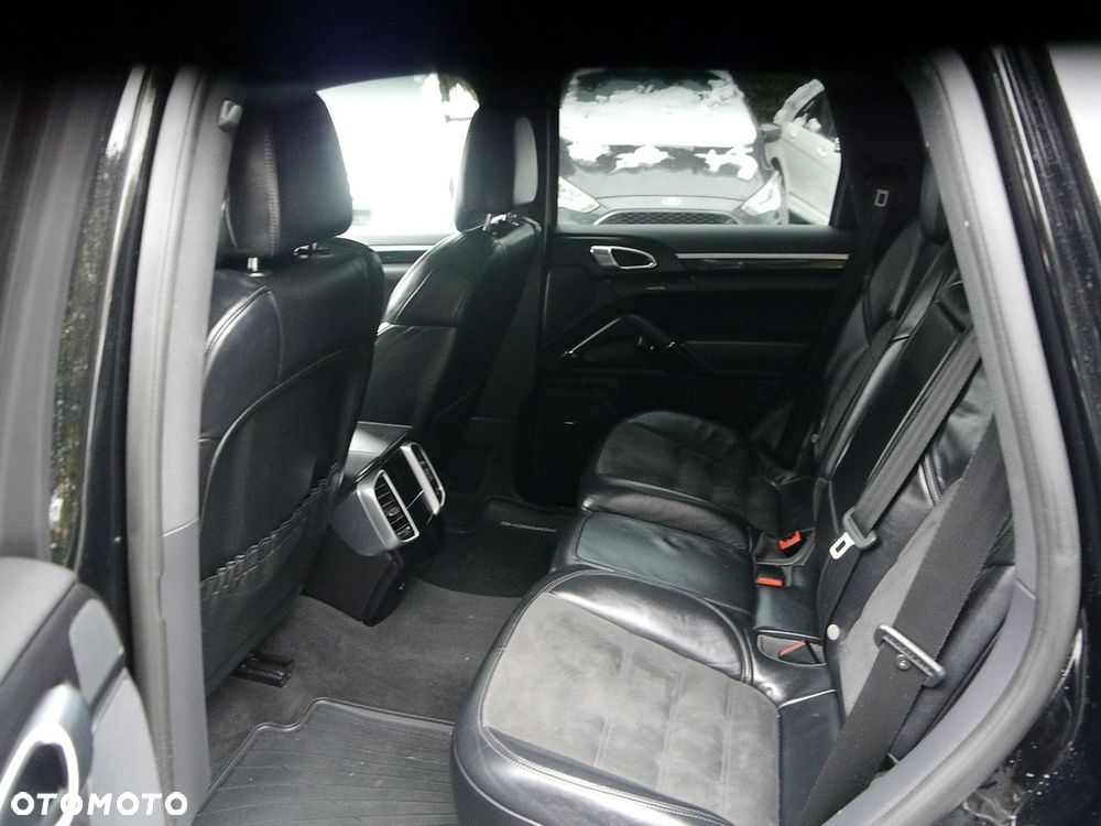 Porsche Cayenne - 28