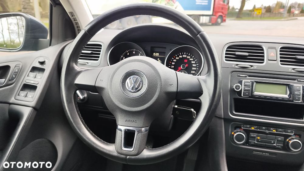 Volkswagen Golf 1.6 Comfortline - 28