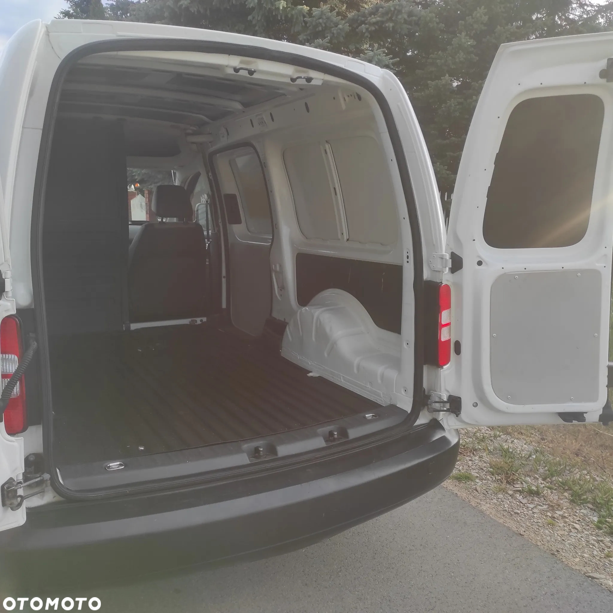 Volkswagen Caddy - 33