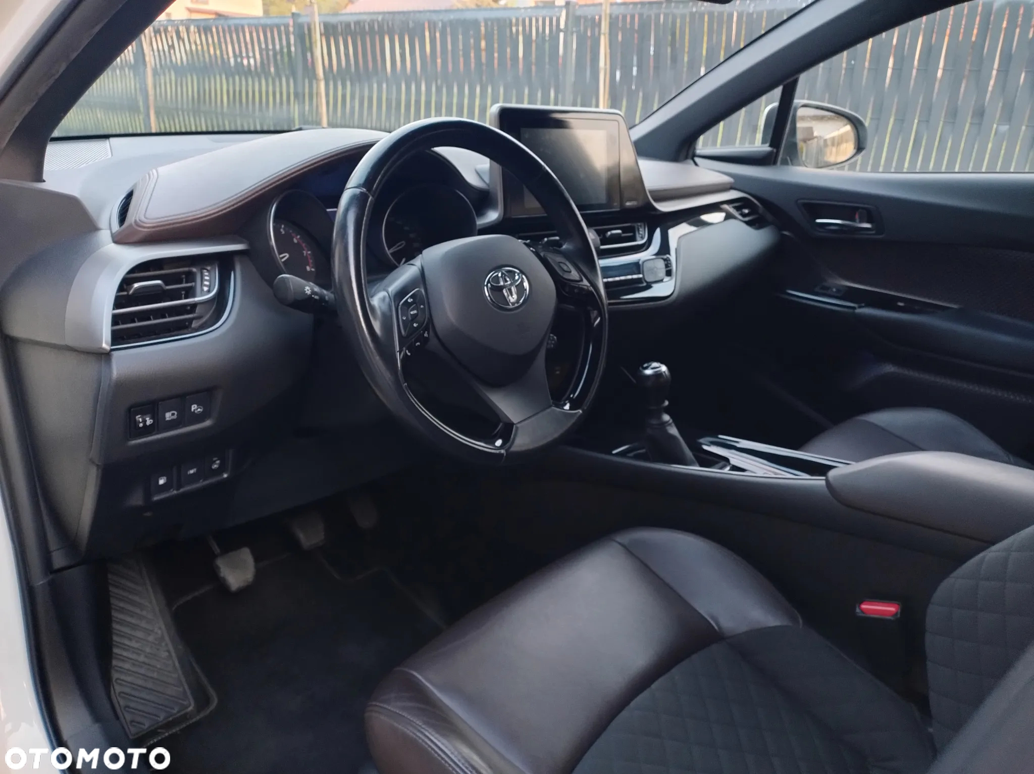 Toyota C-HR 1.2 Turbo Lounge - 16