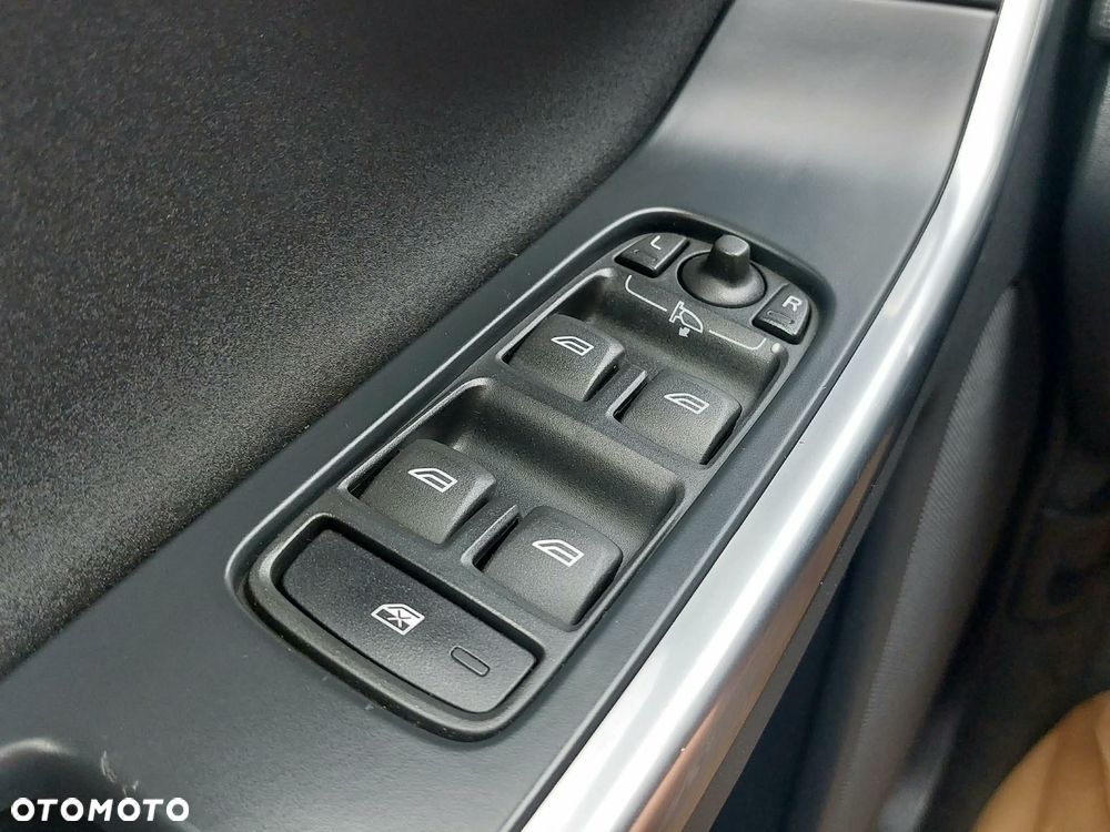 Volvo XC 60 D4 AWD Momentum - 18