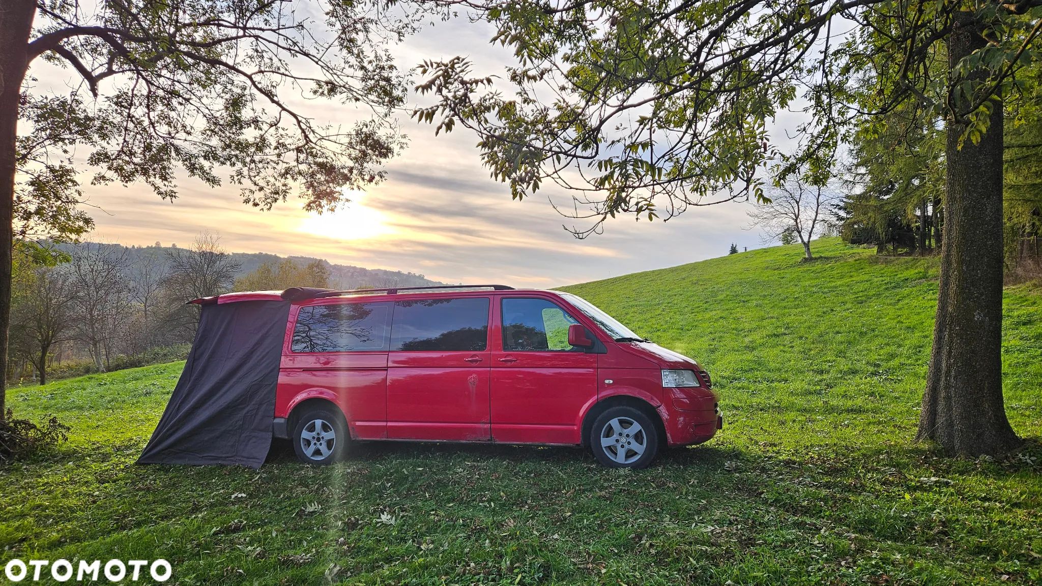 Volkswagen Caravelle - 1