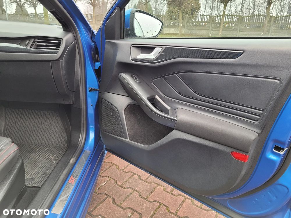 Ford Focus 1.0 EcoBoost mHEV ST-Line X - 29