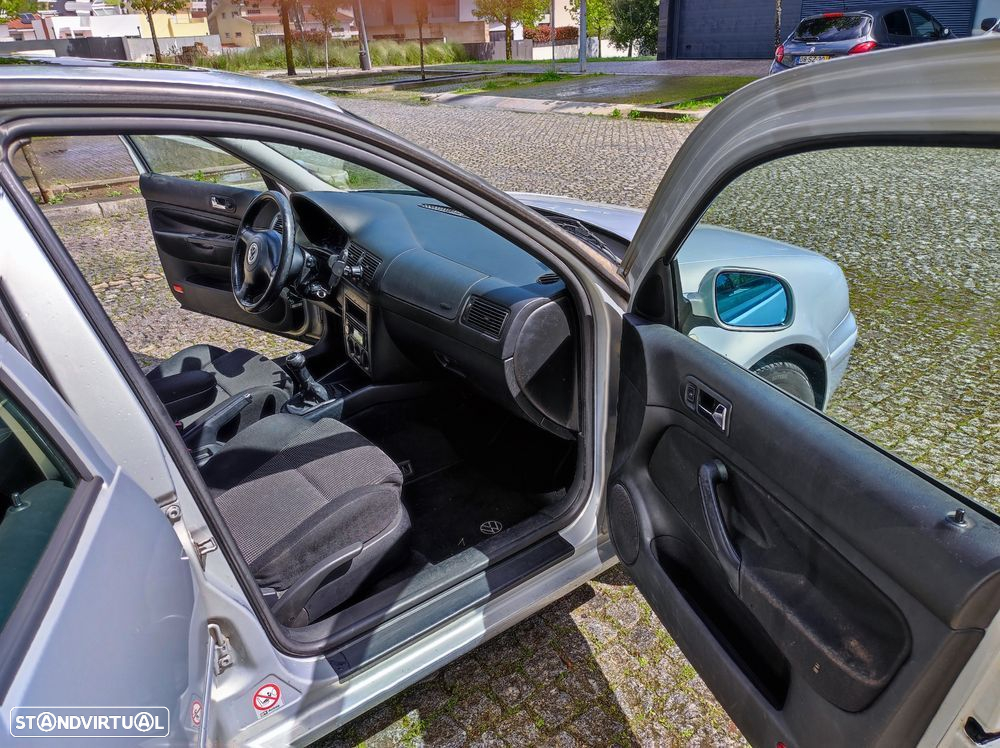 VW Golf 1.6i Highline EC - 15
