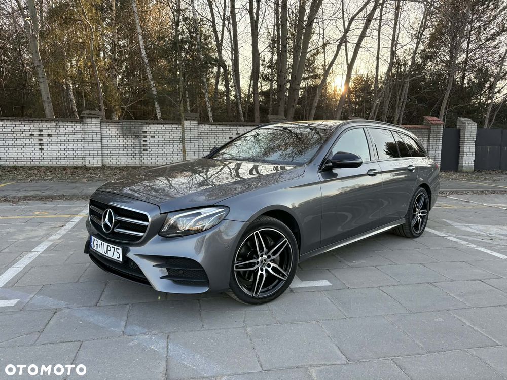 Mercedes-Benz Klasa E 200 4-Matic 9G-TRONIC - 2