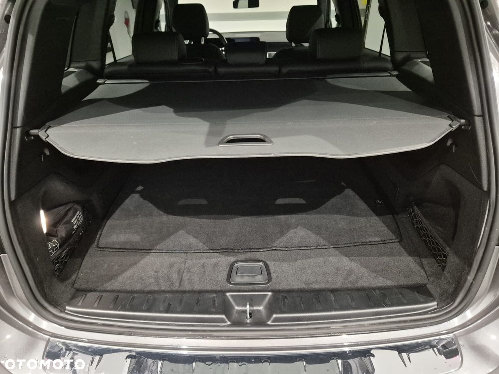 Mercedes-Benz GLB - 8