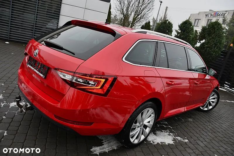 Skoda Superb 2.0 TDI SCR Sportline DSG - 4