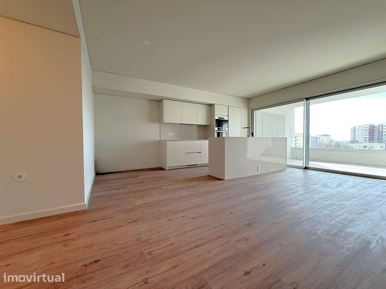 T2 NOVO no 8.º Andar c/ Varanda Sul/Poente, Garagem e Arrumo em Ramald - Grande imagem: 3/24