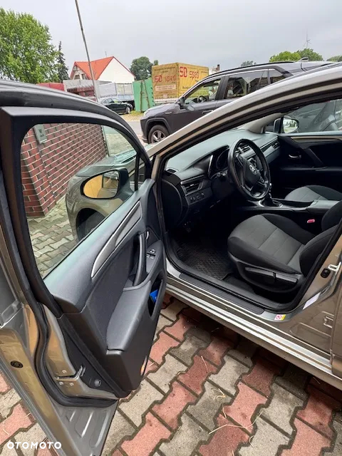 Toyota Avensis 1.6 D-4D Active - 9