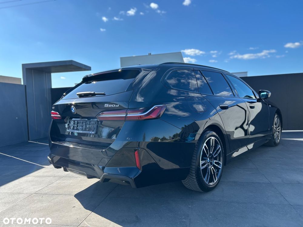 BMW Seria 5 520d xDrive - 14