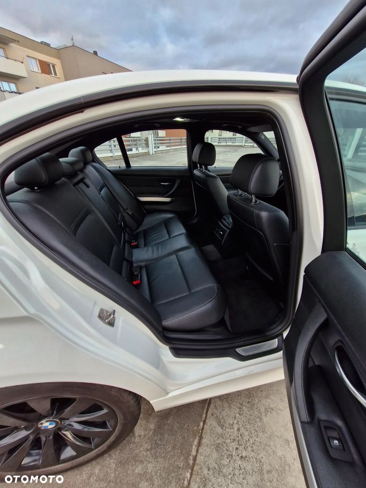 BMW Seria 3 325d DPF - 26