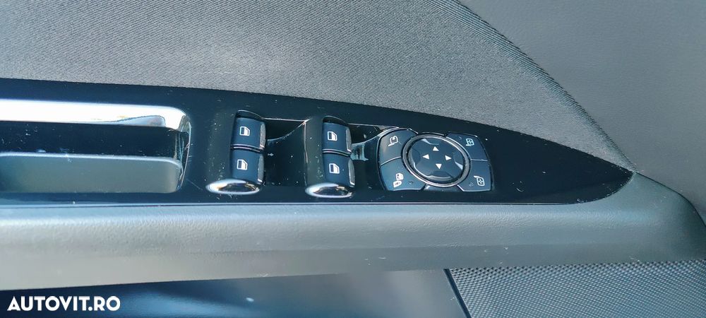 Ford Mondeo 2.0 HEV Titanium - 13