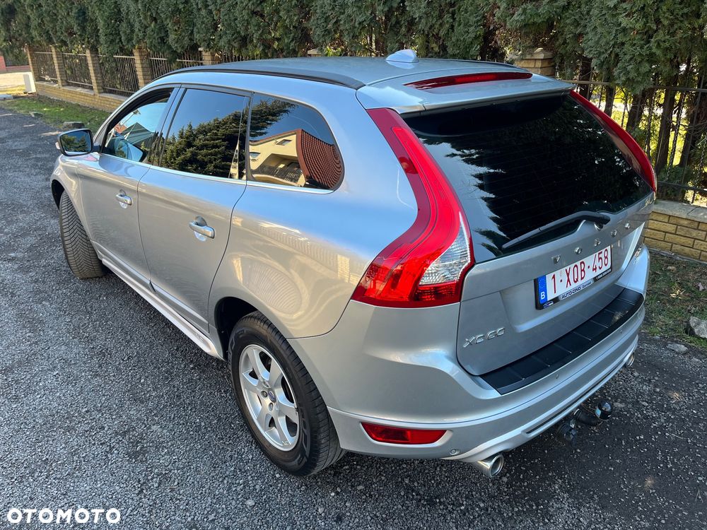 Volvo XC 60 2.4D AWD RDesign - 12