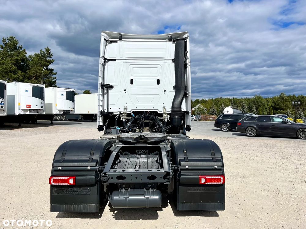 Mercedes-Benz Actros - 4