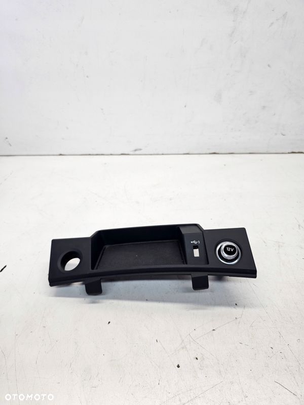 GNIAZDO ZAPALNICZKI PORT USB C ŁADOWARKI AUDI Q5 FY A4 B9 A5 8W 80B864131A - 1