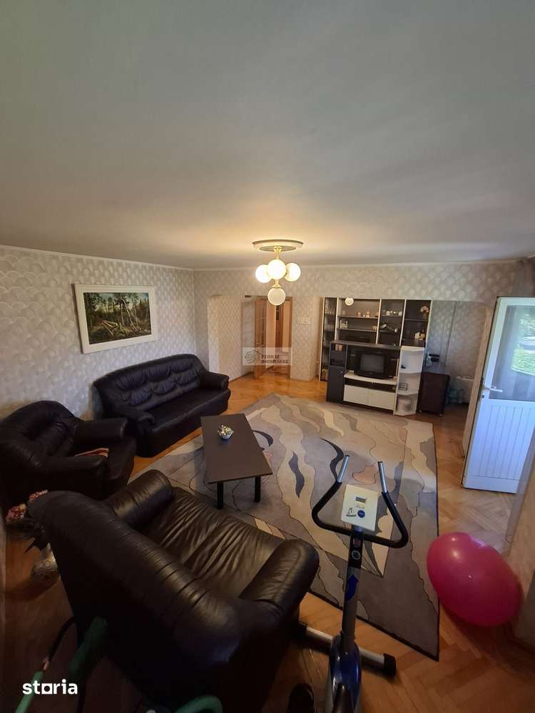 Apartament spatios de 4 camere+1 camera/etaj 2/125mp /Focsani/Finante — fotografia 1