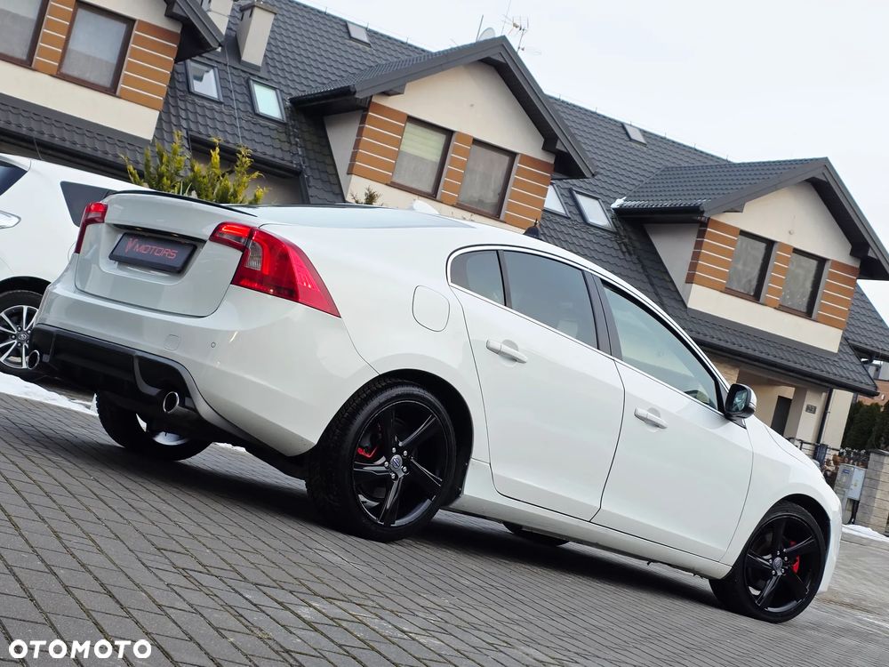 Volvo S60 D4 R-Design - 33