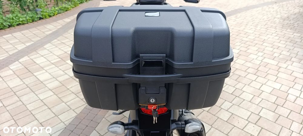 Suzuki V-STROM - 32