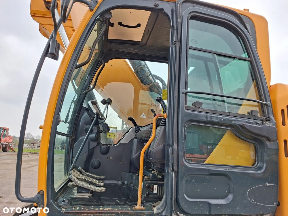 Hyundai HX235 LCR - 9