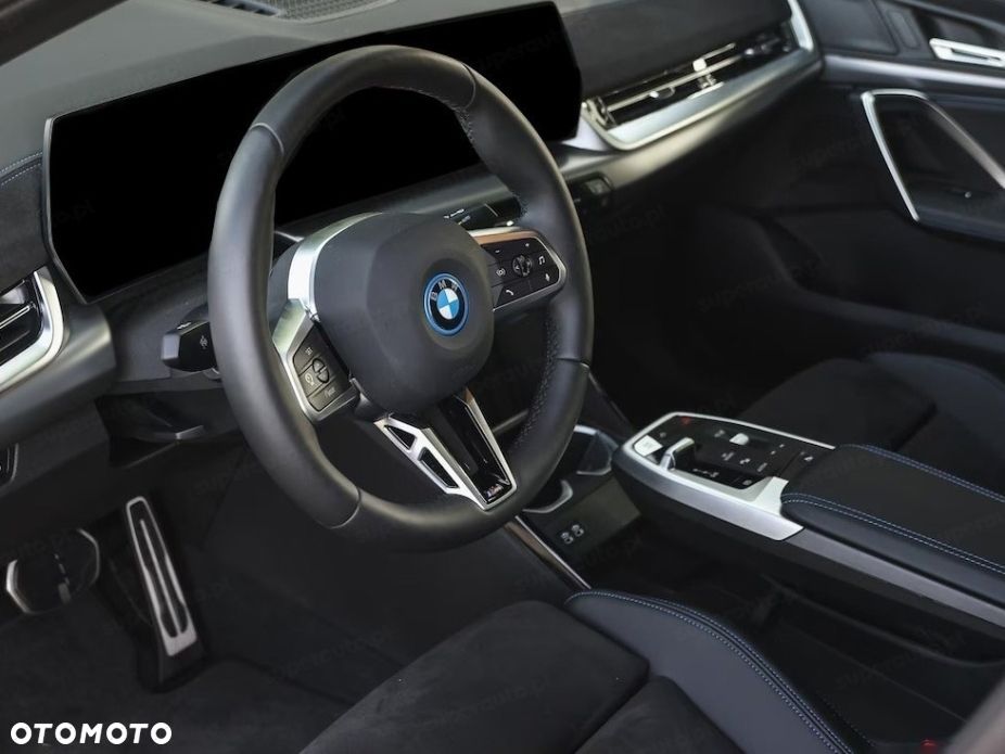 BMW iX2 - 8
