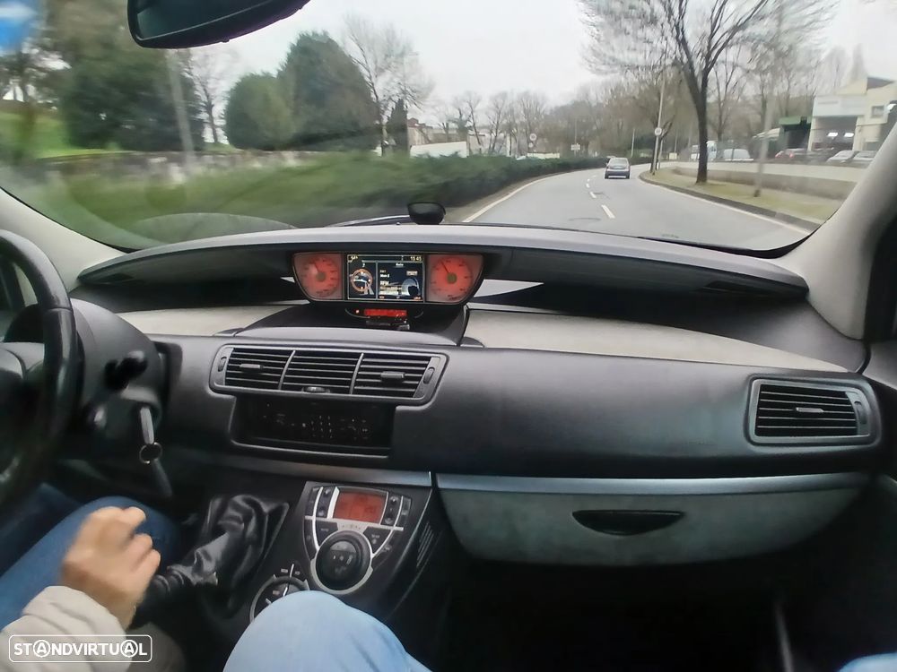 Peugeot 807 ver-2-2-hdi-navteq - 28