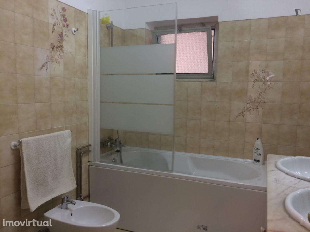 Quarto - localizado em Trafaria Lisbon - Grande imagem: 3/40