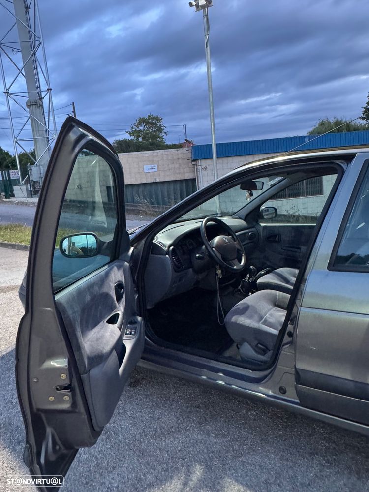 Renault Mégane 1.4 16V Air - 2