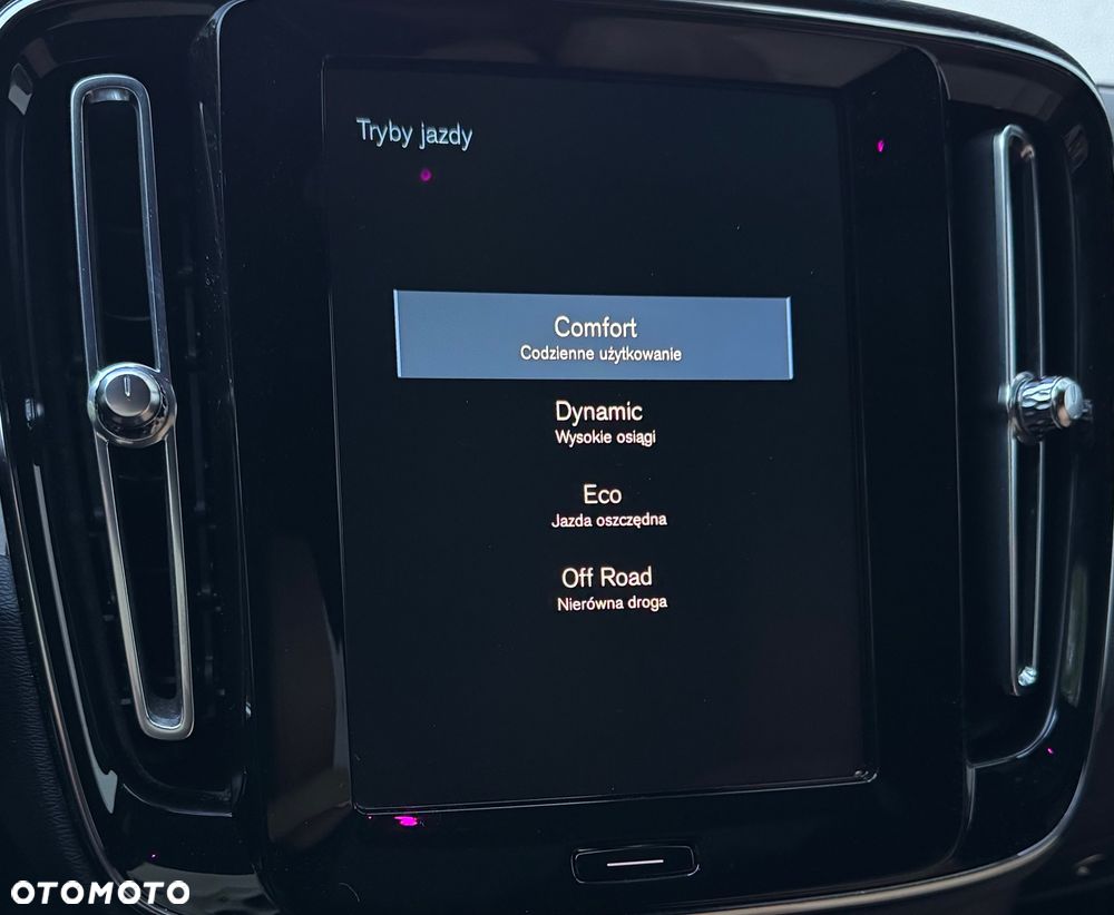 Volvo XC 40 B4 B AWD Geartronic Inscription - 36