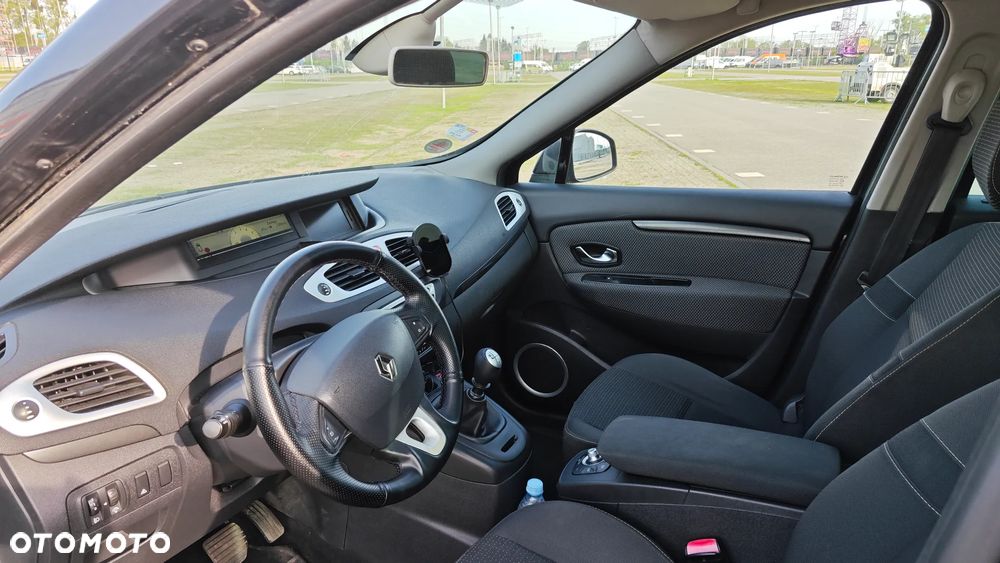 Renault Scenic 1.9 dCi Privilege - 8