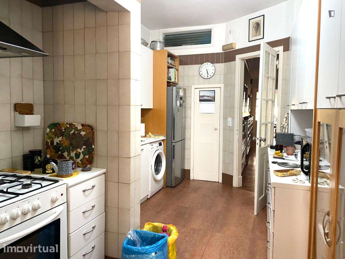 Quarto - localizado em Estrela Lisbon - Grande imagem: 5/9