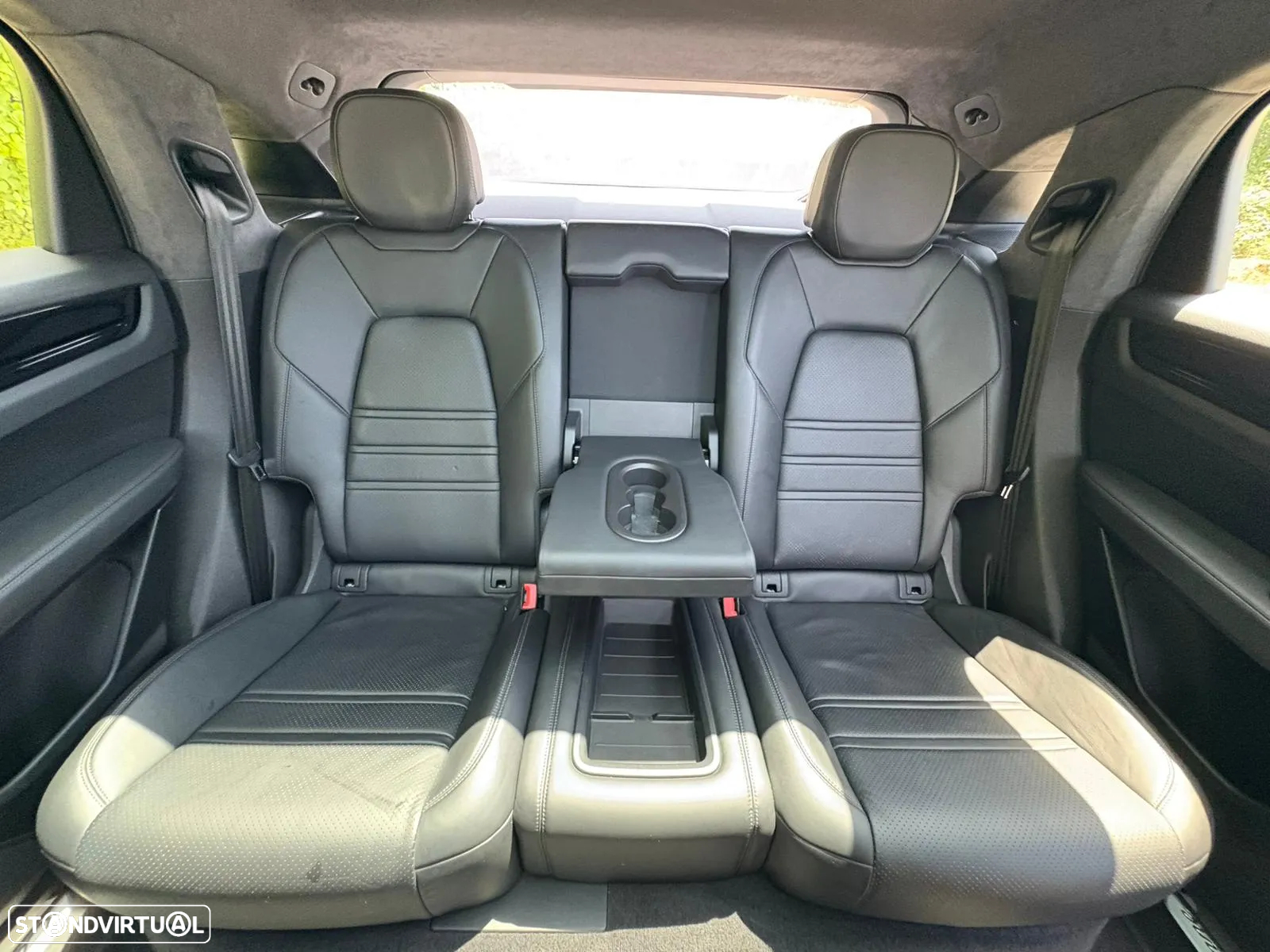 Porsche Cayenne Coupé Platinum Edition - 33